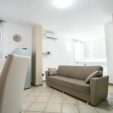 Civico 88 House * غالاتينا